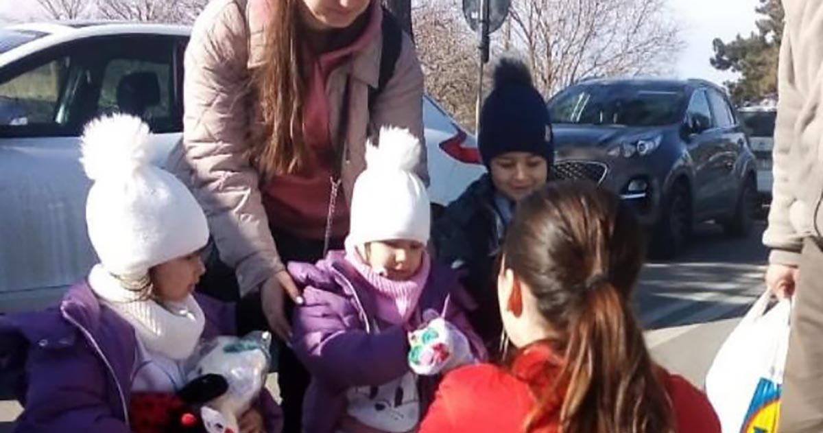 Children and families receive support from Save the Children in Romania after crossing the border from Ukraine