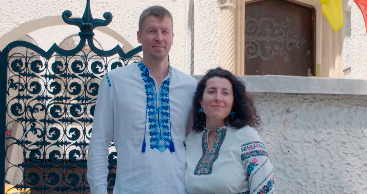 Sashko Morokhovskyi and Uliana Morokhovskaya standing outside the PepsiCo learning center