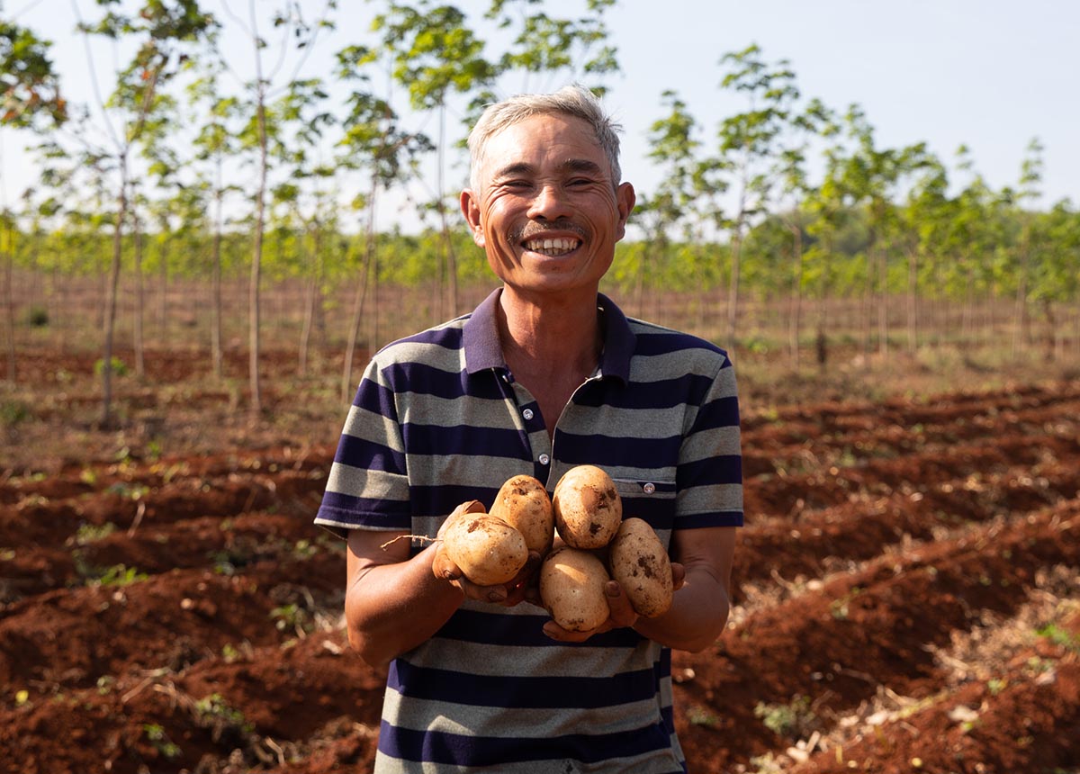 https://www.pepsico.com/images/default-source/stories/story-soil-day-hero-landscape.jpg?sfvrsn=49235751_1